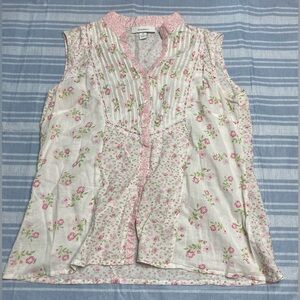 💛TODAY***$12***Dress Barn vintage button-up front top.